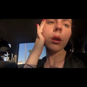 Meet your Posher, Alexis